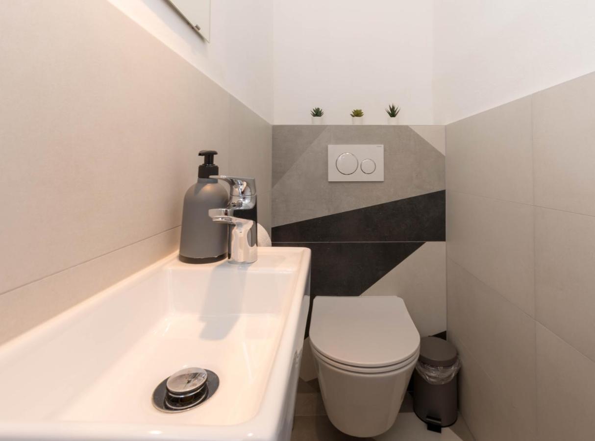 Nona Mileva Apartment Pula Bagian luar foto