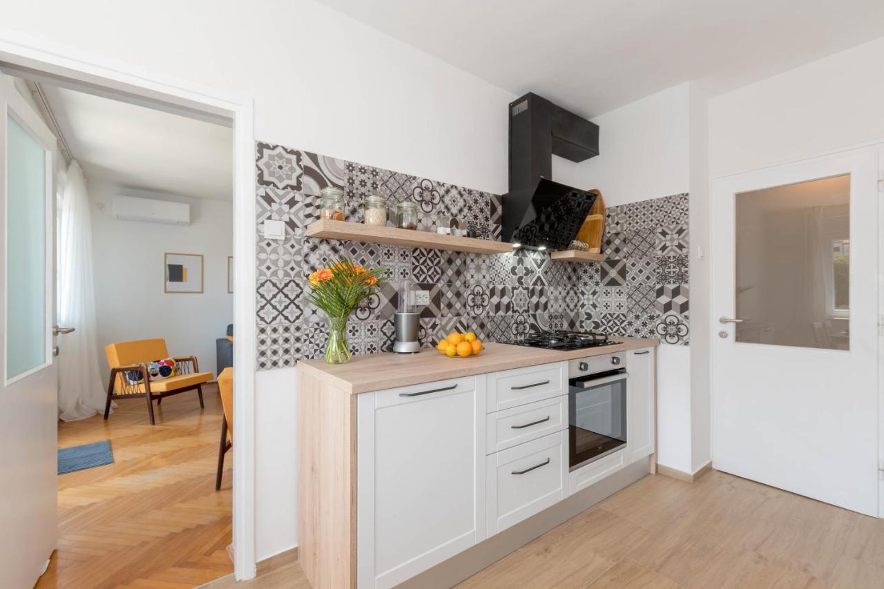 Nona Mileva Apartment Pula Bagian luar foto