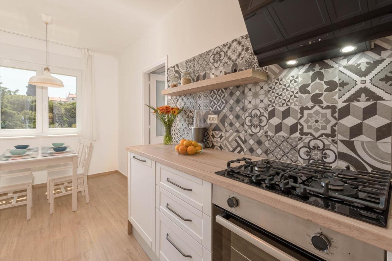 Nona Mileva Apartment Pula Bagian luar foto