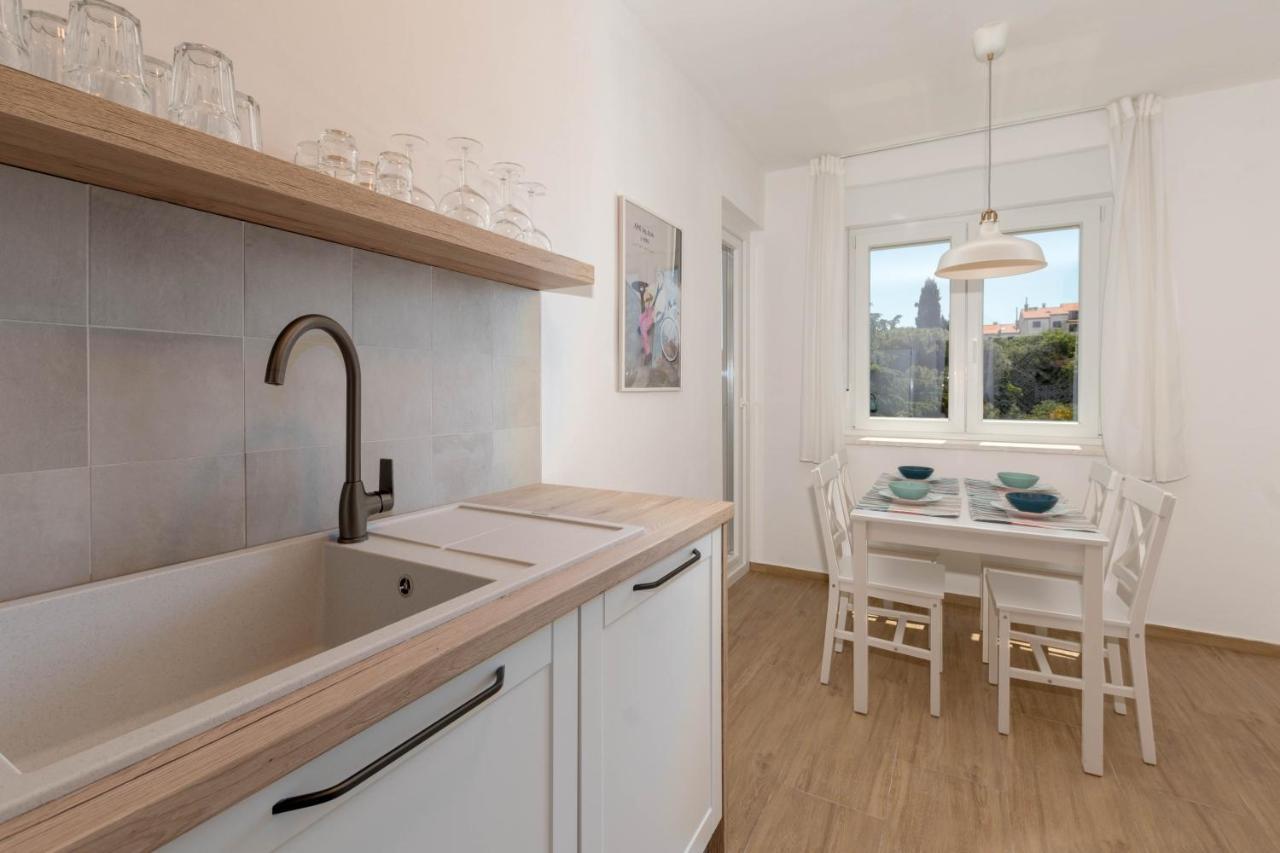 Nona Mileva Apartment Pula Bagian luar foto